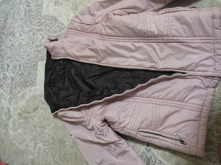 Продам куртку женскую