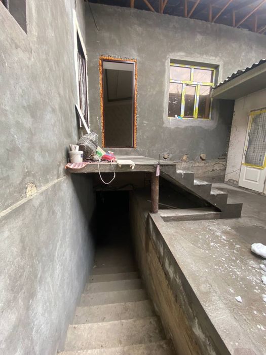 Uchastka sotiladi srochni