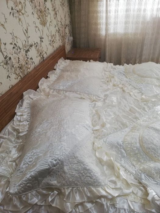 Продаётся красивое 2х спальное покрывало обращаться.звоните