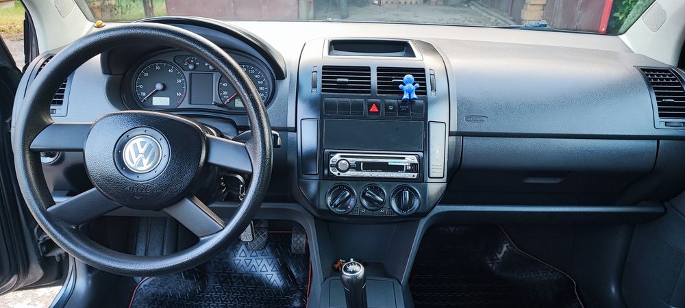 Vând Volkswagen Polo