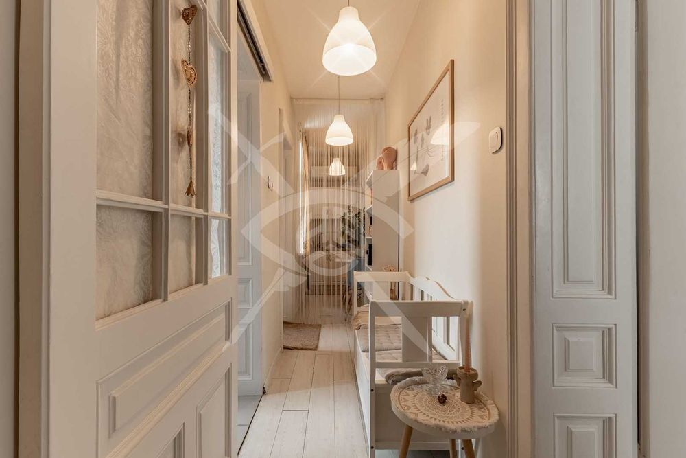 Продава се Тристаен апартамент в София, Център - 87 кв.м за 3322 €/кв.м - Снимка #12