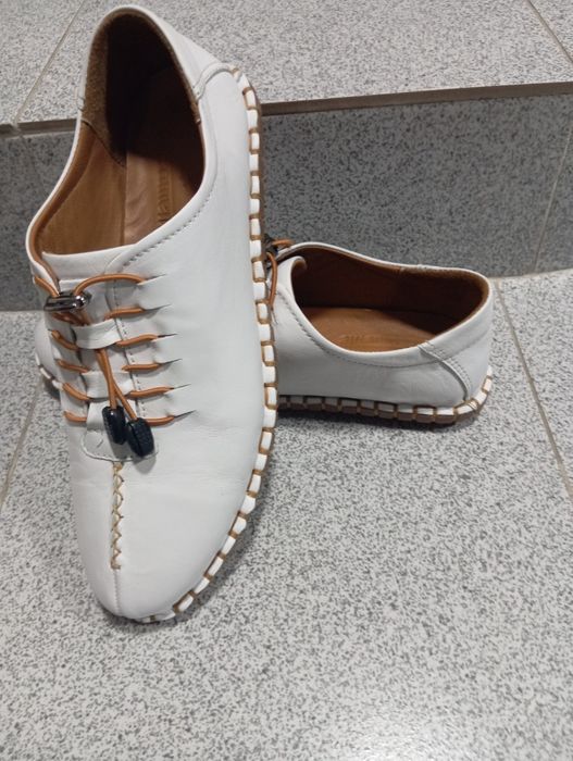 Продам макасины  новые