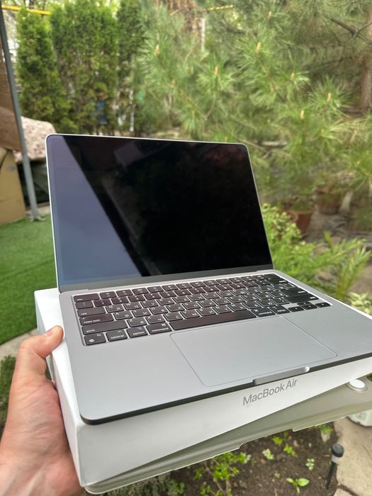 MacBook Air 13.6 M2 8/512