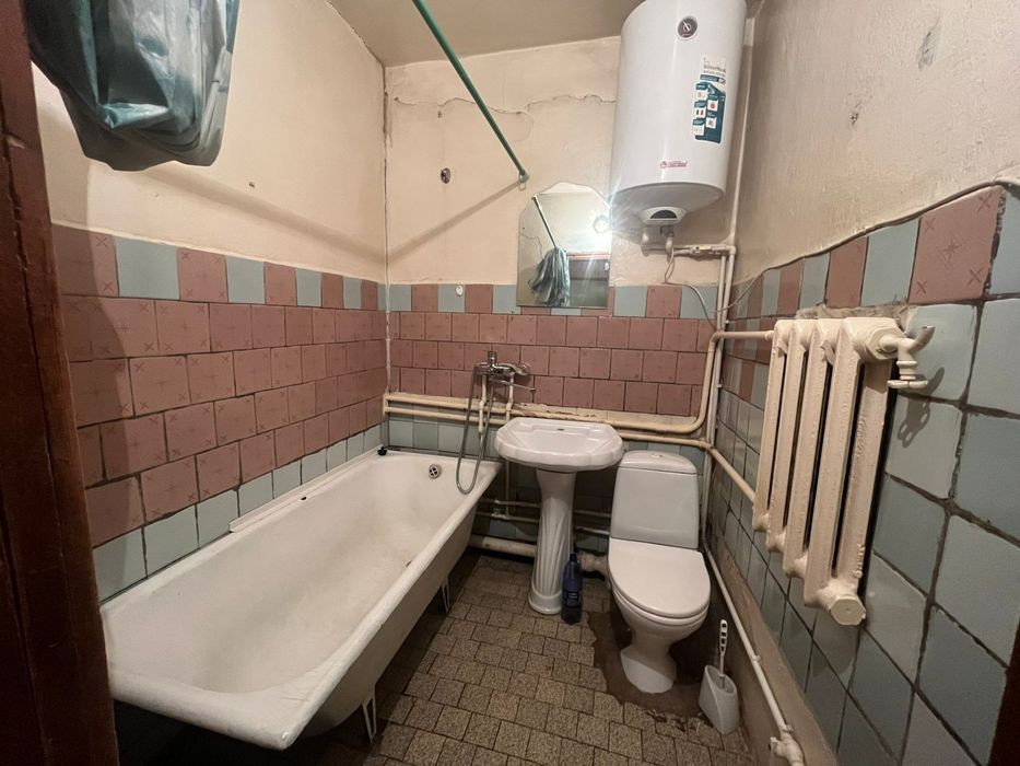 Продам квартиру в бывшем общежитии в центре города