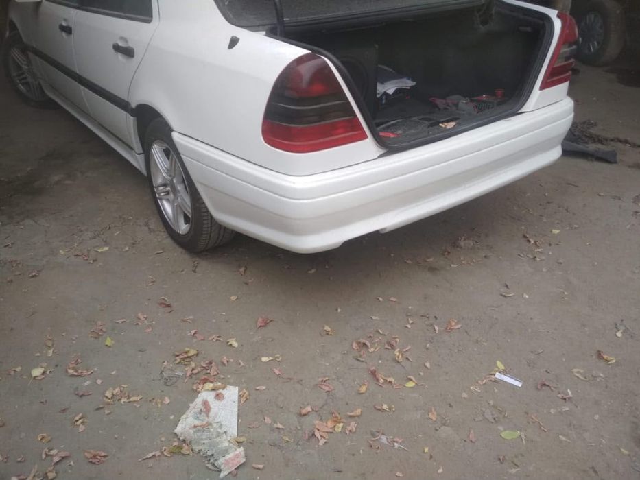 Бампер на Mercedes W202 AMG C36