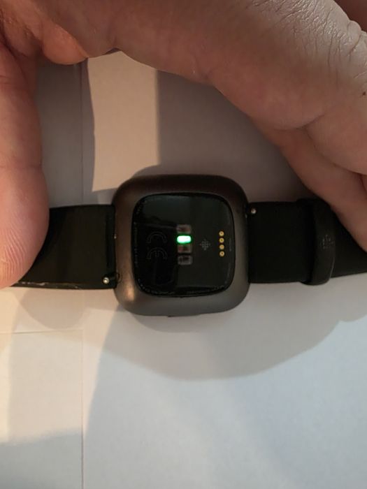 Fitbit Versa 2, cu încărcător