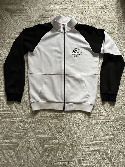 Зипка(кофта) NIKE размер 176