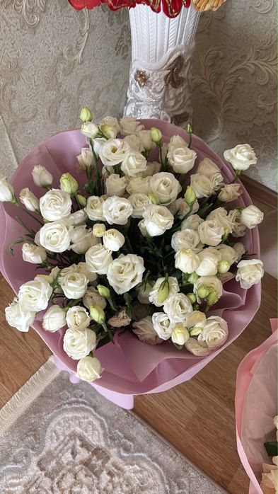 Гүл сатылады    .