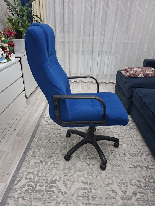 Продам кресло офис