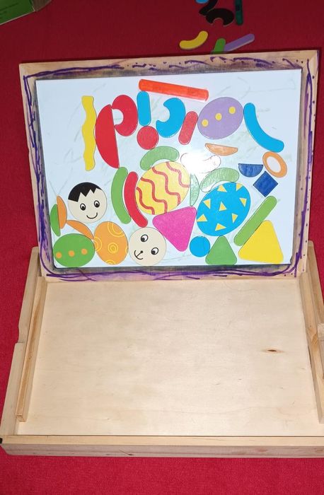 Tabla magnetica cu litere