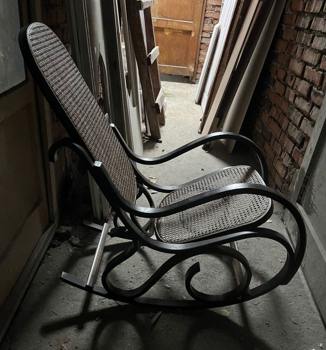 Люлеещ се стол ратан