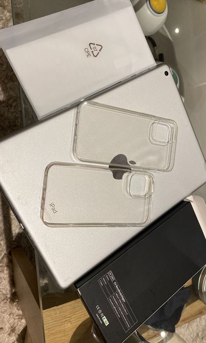 Huse și folii sticlă iPhone