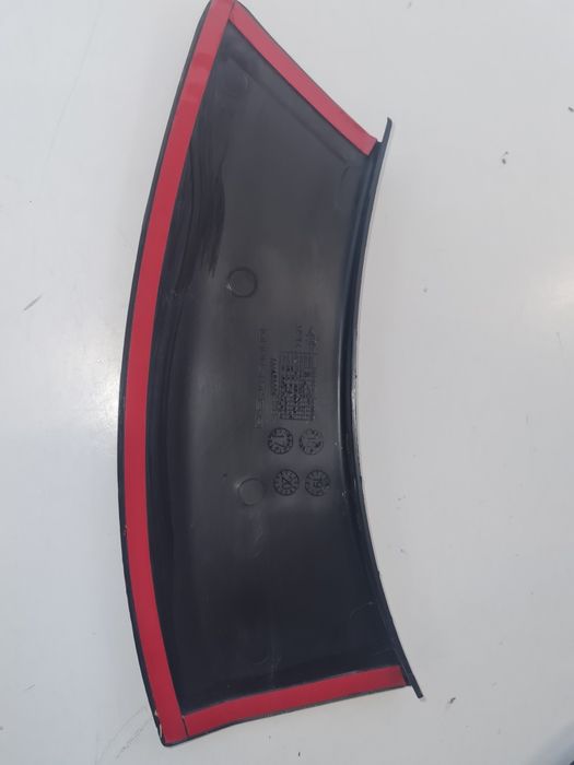 Set bandou aripa + bară dreapta spate Dacia Duster/ cod-788A24426R OEM