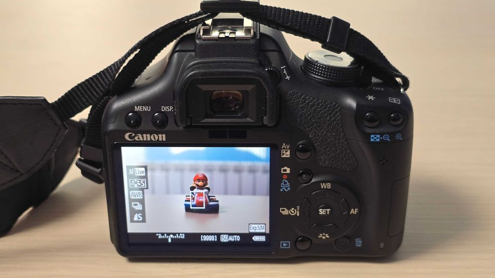 Canon EOS 500D, 15.1MP + Obiectiv EF-S 18-55mm