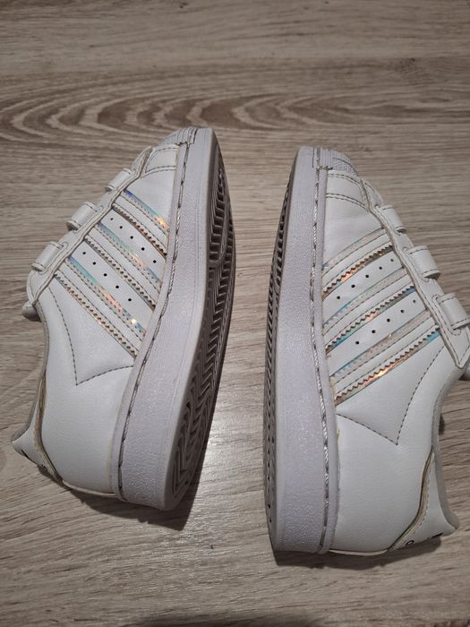 Adidași superstar pentru fetițe, mărimea 28