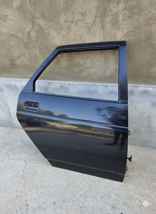 Приора задная правая дверь