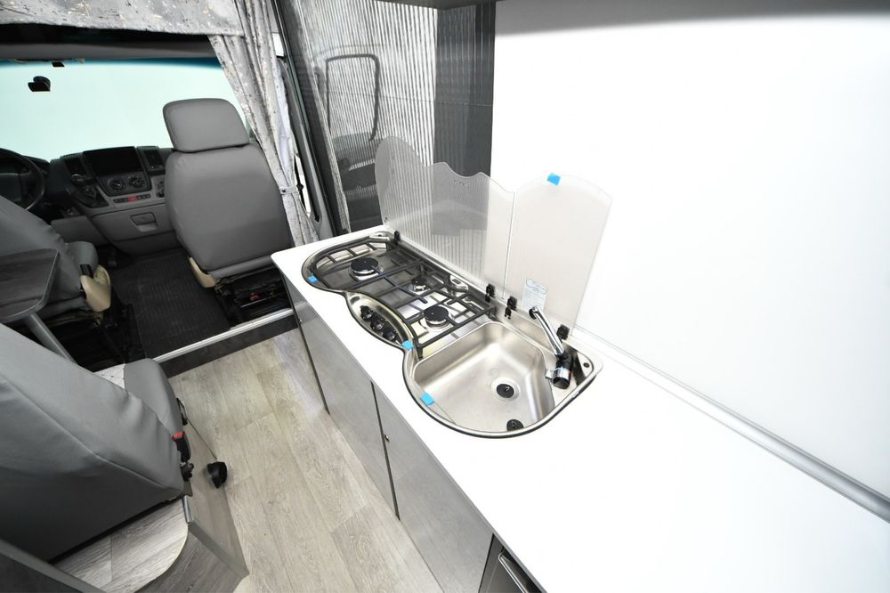 Autorulota / Campervan /Peugeot Boxer An 2010/ Euro 5 omologat M1