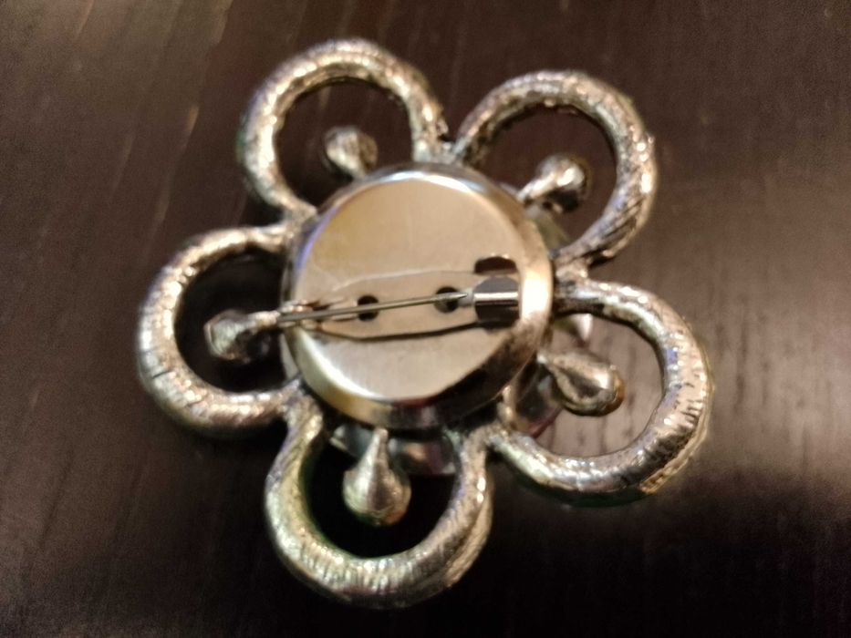 Елегантна дамска гривна