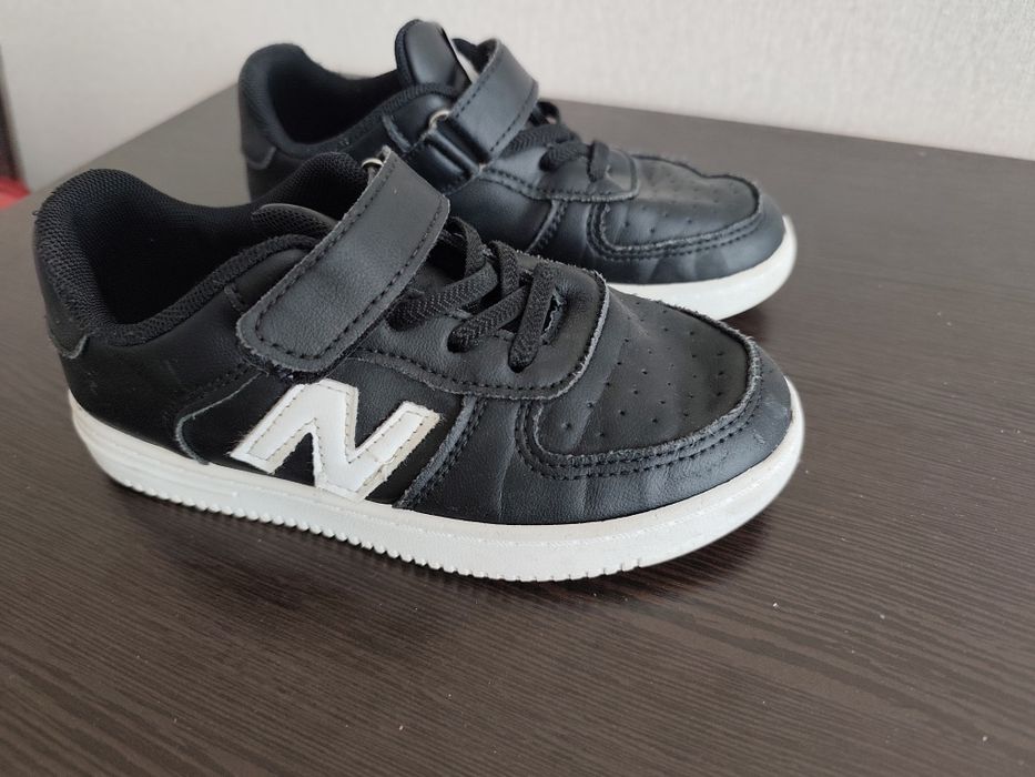 Детские кроссовки