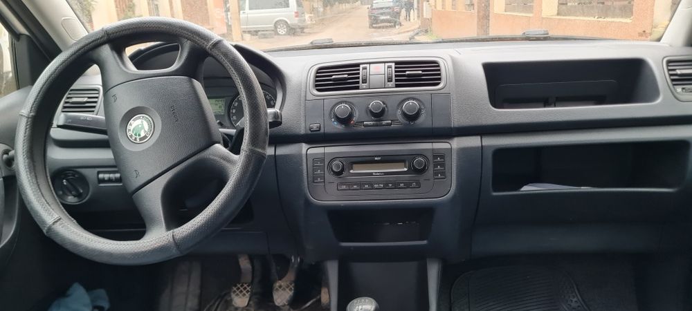Vând Skoda Fabia