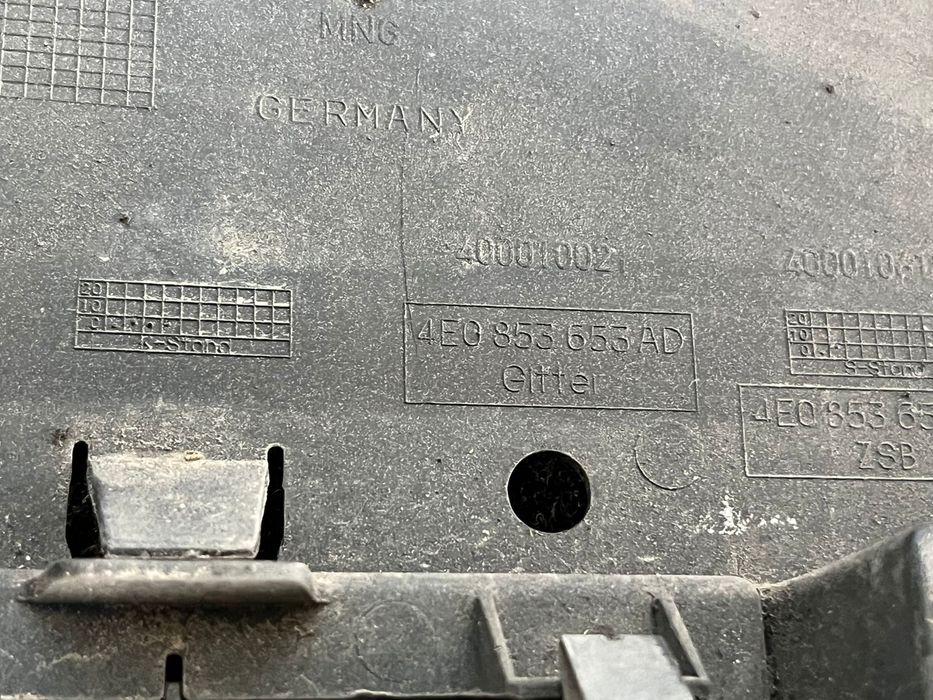 Централна решетка за Ауди AUDI A8 D3