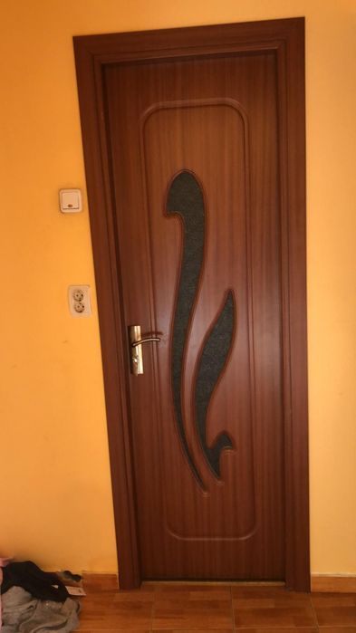 3 usi de interior in stare foarte bunaa