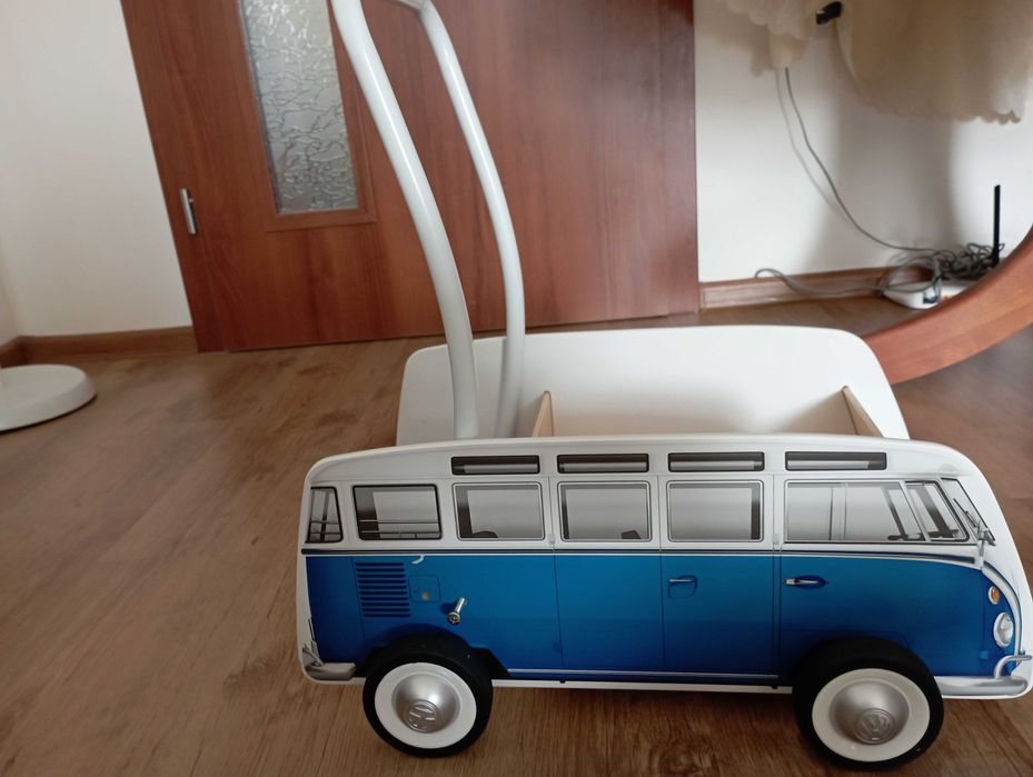Дървен Уолкър ретро автобус Volkswagen