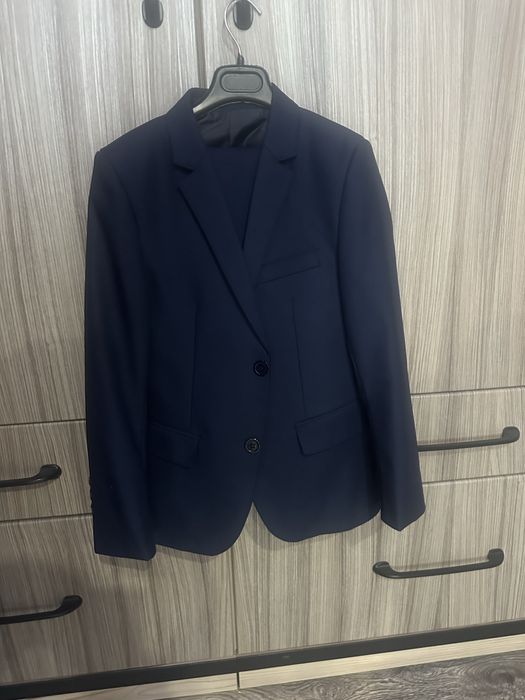 Продам костюм тройка