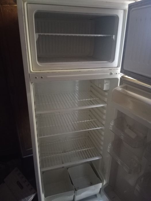 Продам холодильник