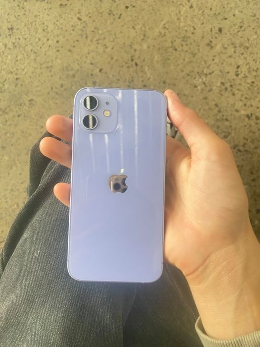 Продам Iphone 12