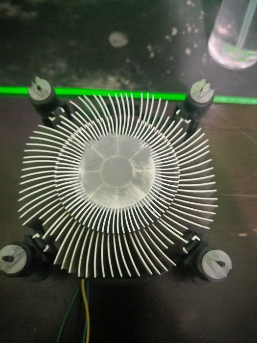 Продавам процесор Intel core i5 8400 +  неговия охладител