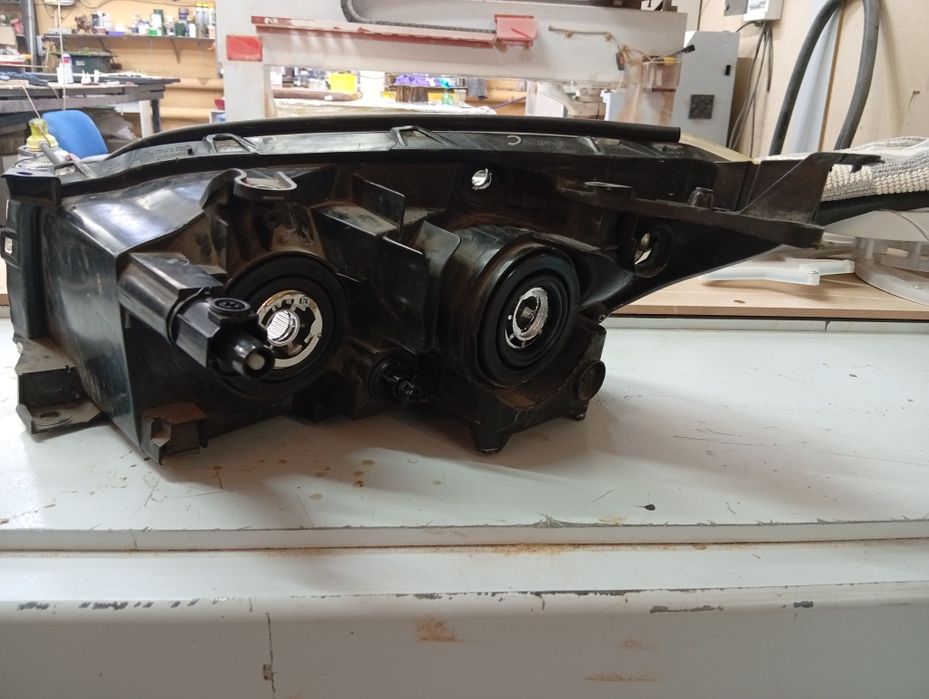 Правая фара Rav 4 2006 год