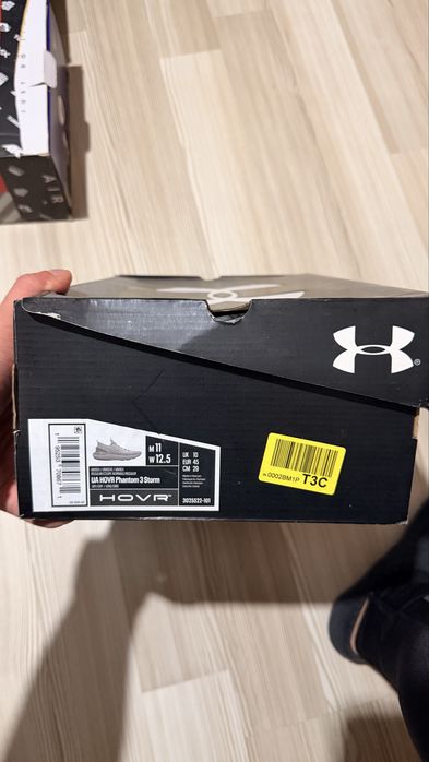 Under armour hovr phantom 3 storm marimea 45 noi nepurtati.