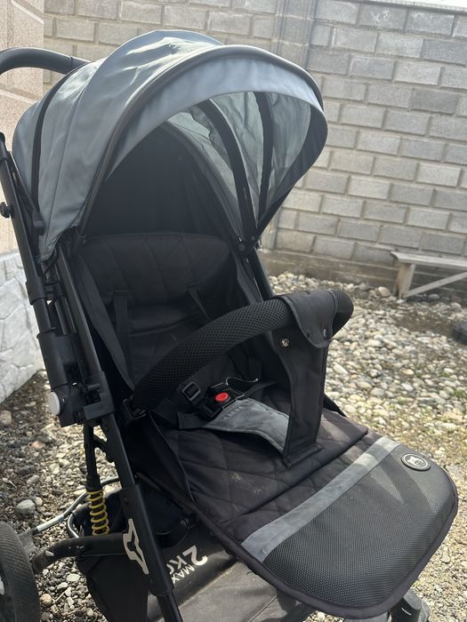 Коляска продам в