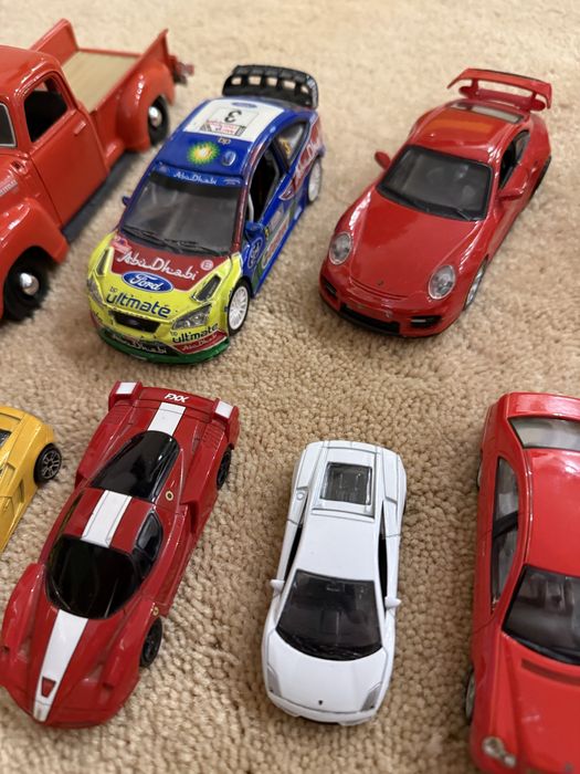 Masini din metal de jucarie