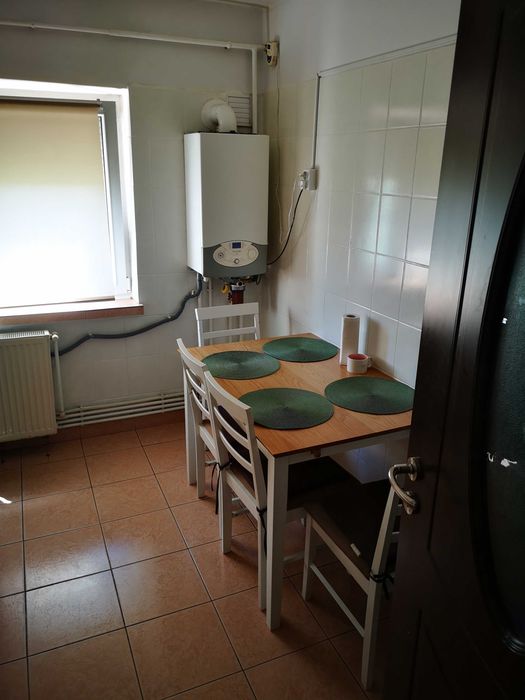 Închiriez apartament 2 camere semidecomandat!