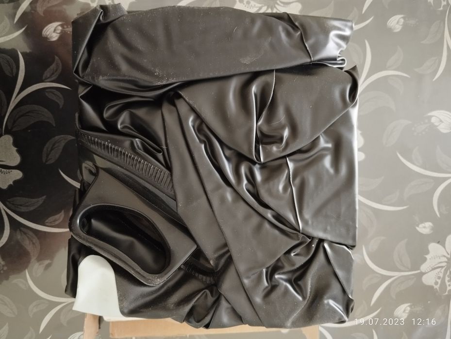 Надувной  - КИТ - для купания