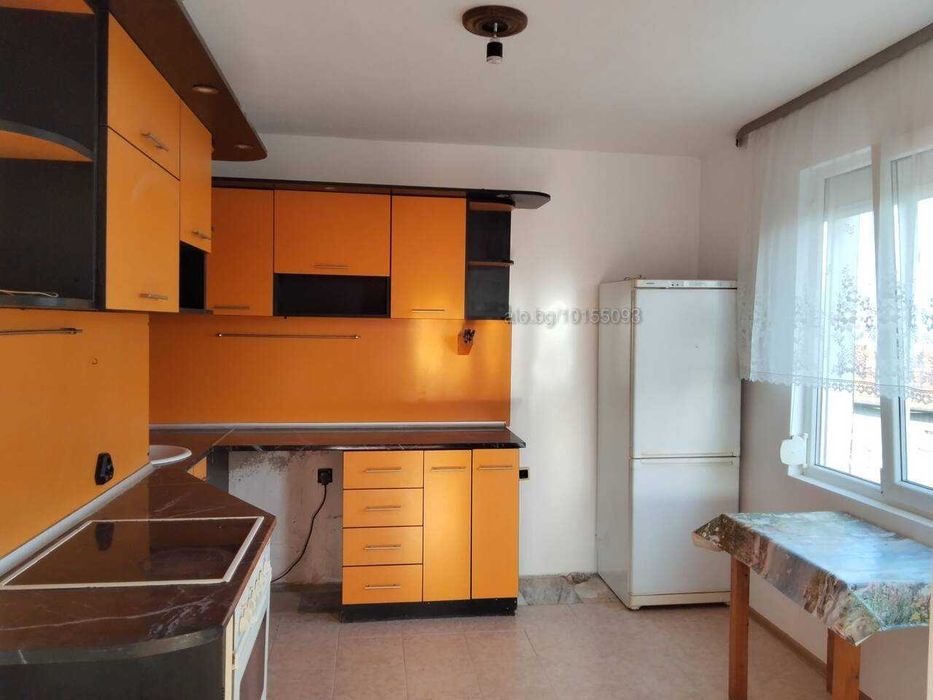Давам под наем 5 стаен апартамент 130кв.м в кв. Виница, без посредник.