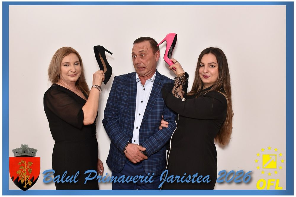 Transformă evenimentul tău într-o amintire de neuitat! Cabina foto