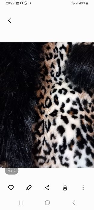 Vând haină de blana animal print