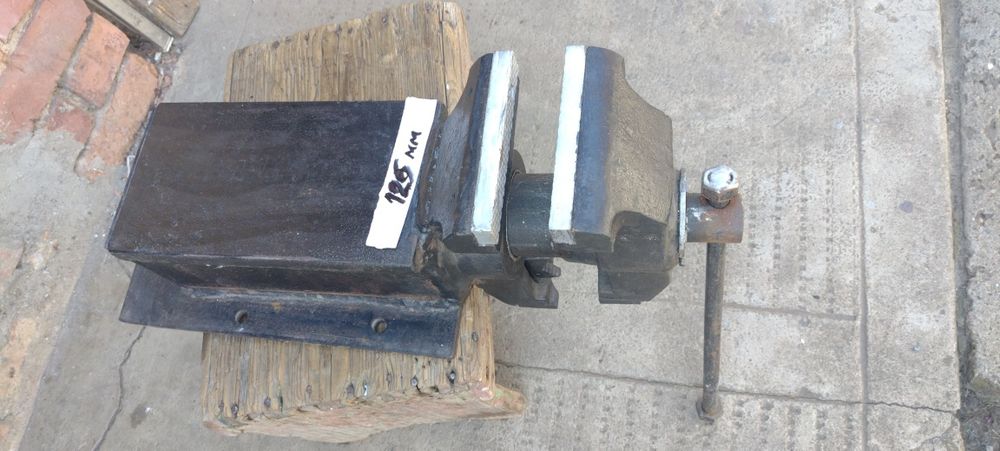 Menghina lăcătuș - forja-instalator