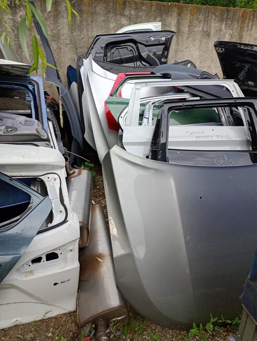 Piese en-gros usi capote haion Audi Bnw Posche Mercedes Volvo VW Dacia