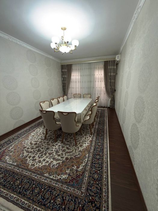 Продается ЕвроДом 8 комнат, ориентир: Катта Олтинтепа, 280м²