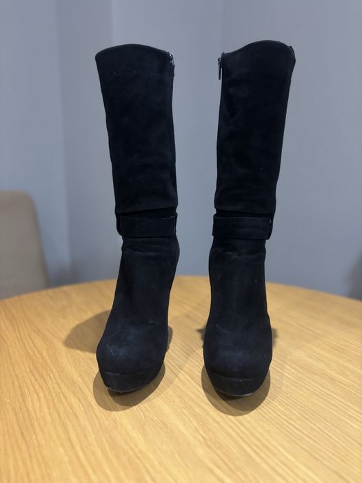 Велурени боти на платформа