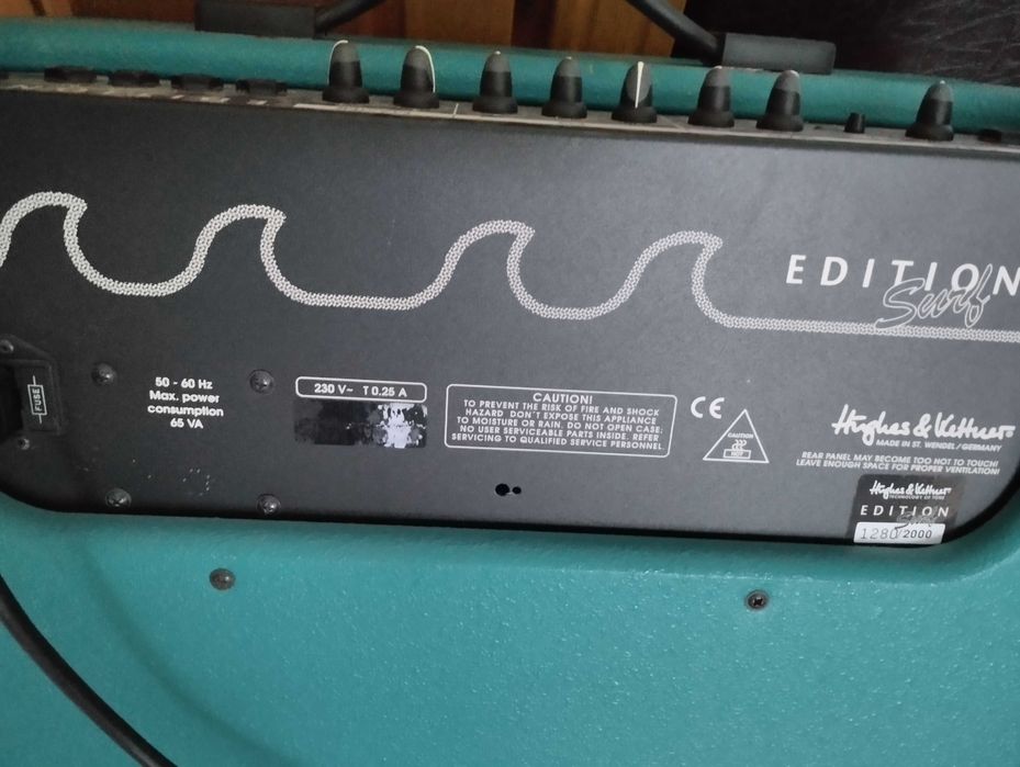 Vând amplificator combo Hughes & Kettner
