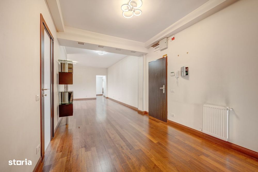 Apartament de  6 camere, 250 mp – 2 parcari- Sisești-Comision 0%