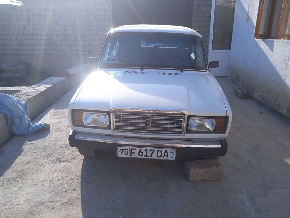 Жигули 07 срочна сотилади