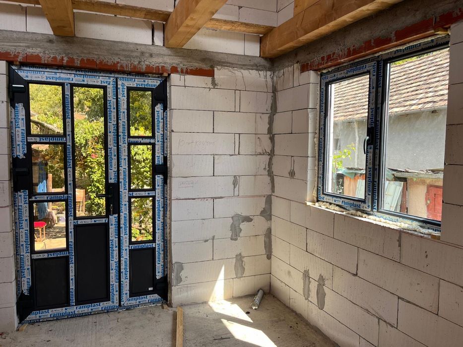 Vand usi si geamuri termopane,plase de tantari