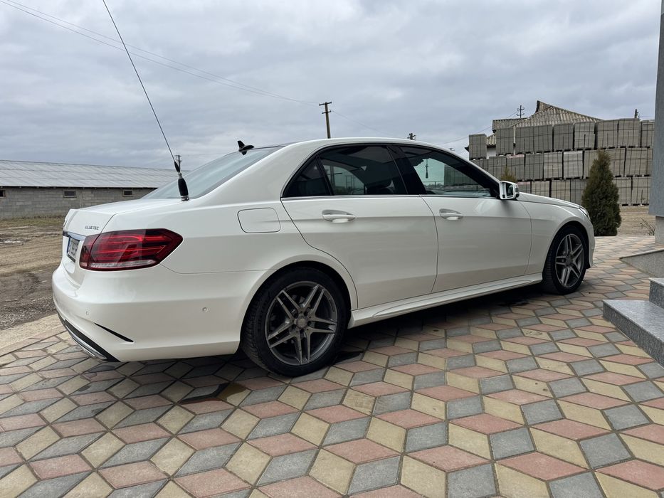 Mercedes Benz E250 4Matic -Full-Webasto-ILS LED-Designo-Alb Perlat
