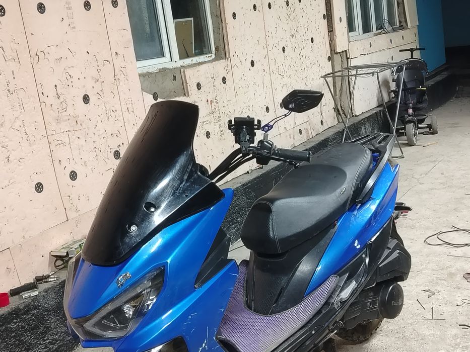 Скутер макси Maxi